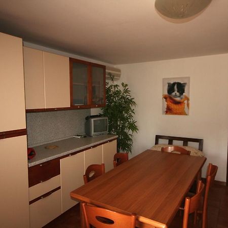Ba - Villa Stella - 3 Apartments- Линяно Сабиадоро Екстериор снимка