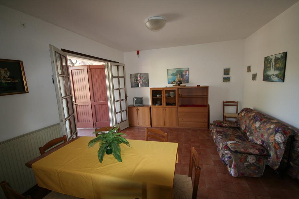 Ba - Villa Stella - 3 Apartments- Линяно Сабиадоро Екстериор снимка